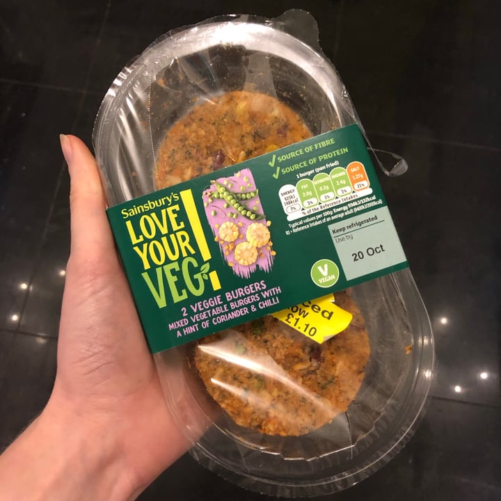 photo of Sainsbury's Love your veg 2 veggie burgers shared by @aimeesumo on  20 Nov 2020 - review