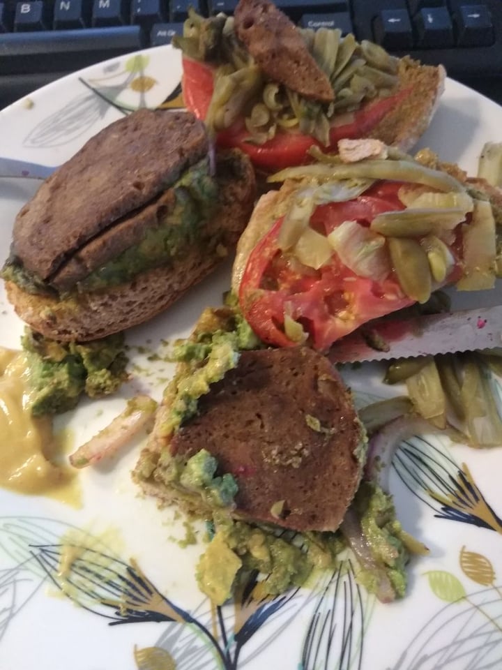 photo of MAMMATERRA Hamburguesa Chilena sin Gluten shared by @omarchelechg on  23 Apr 2020 - review