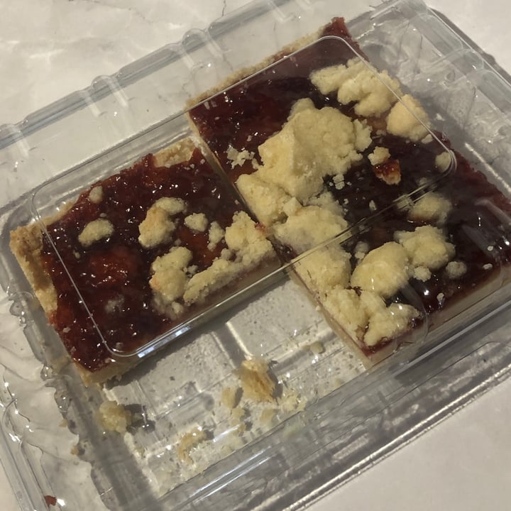 photo of Yum Baker Strawberry Shortbread Bars shared by @farraho on  09 Jun 2021 - review
