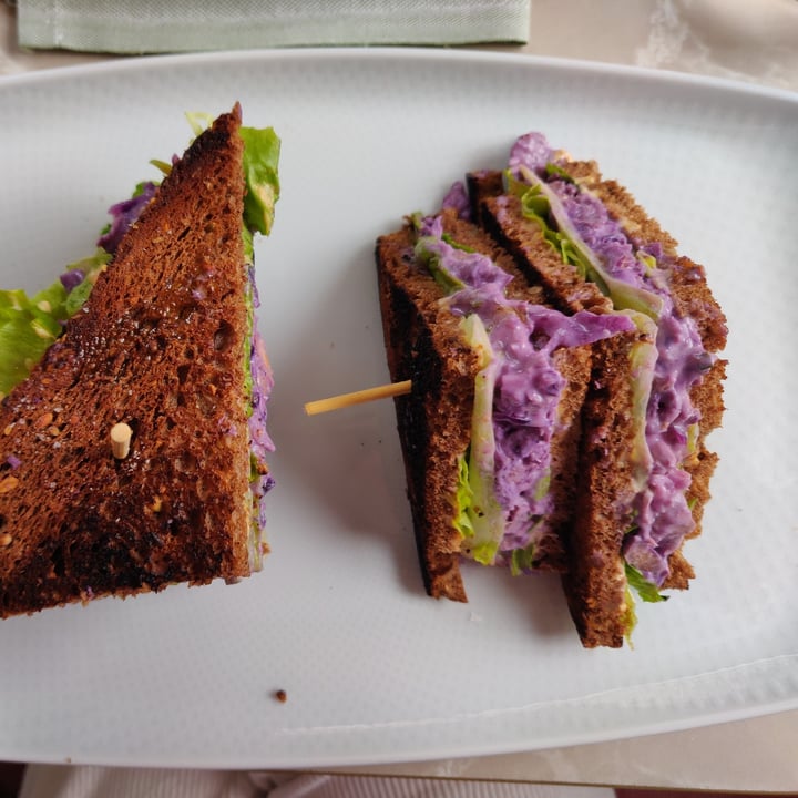 photo of Linfa Milano - Eat Different Club Sandwich Plant Based shared by @valemil on  13 Mar 2022 - review