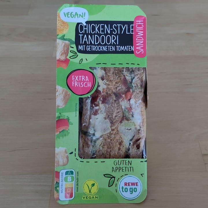 photo of Rewe To Go Sandwich Chicken-Style Tandoori shared by @bluesoul on  26 Nov 2022 - review