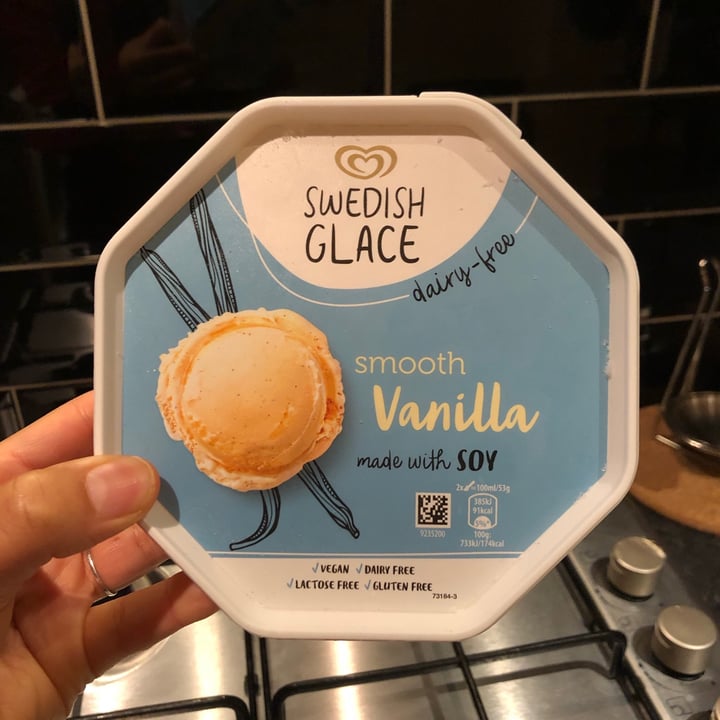 photo of Swedish Glace Smooth Vanilla ice cream tub shared by @southernveganupnorth on  29 Jan 2021 - review