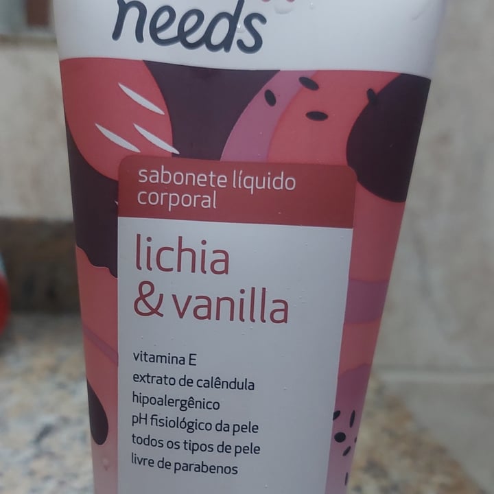 photo of Needs Sabonete líquido corporal Lichia & Vanilla shared by @anabm10 on  11 May 2022 - review