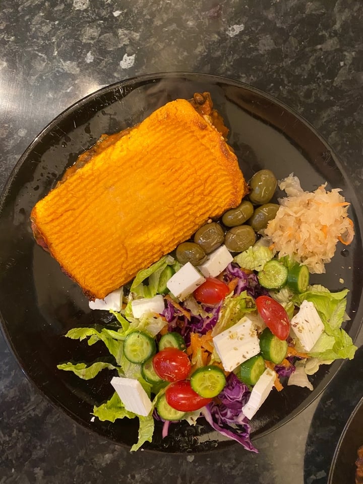 photo of Deliciously Ella Sweet Potatoe And Black Bean Shepherd’s Pie shared by @nataliaelef on  27 Mar 2020 - review