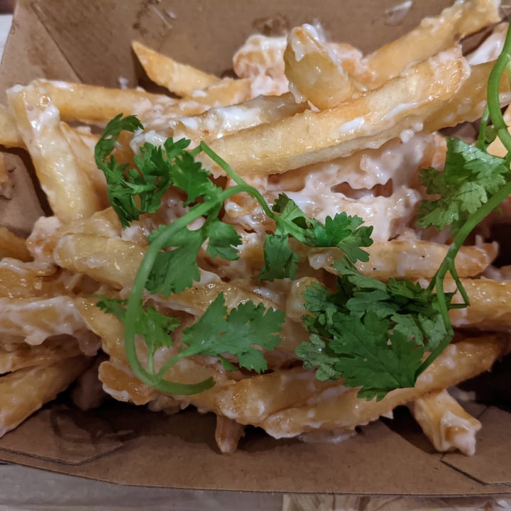 photo of VeganBurg Singapore Creamy Garlic Fries shared by @preethiness on  24 Oct 2020 - review