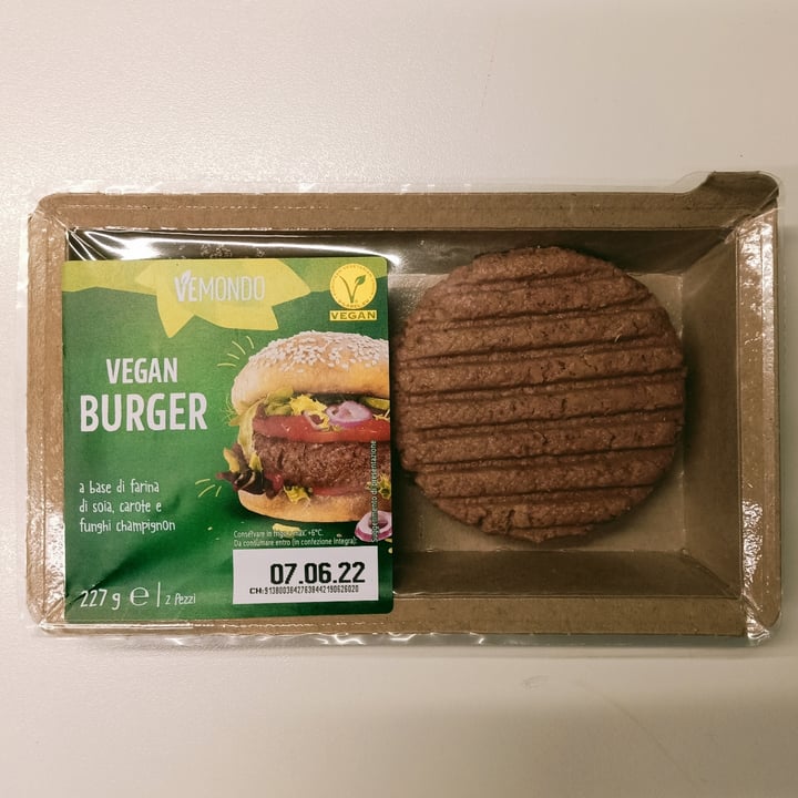 photo of Vemondo Vegan Burger shared by @lalucinda on  03 Jun 2022 - review