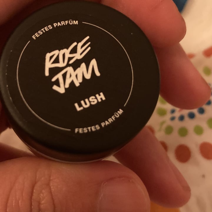 photo of LUSH Fresh Handmade Cosmetics rose jam perfume solido shared by @joserealdeazua on  10 Jun 2022 - review