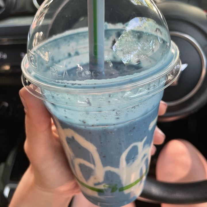 photo of Harvest Cafe Baby Blue Smoothie shared by @clarevandeleur on  23 Jan 2022 - review