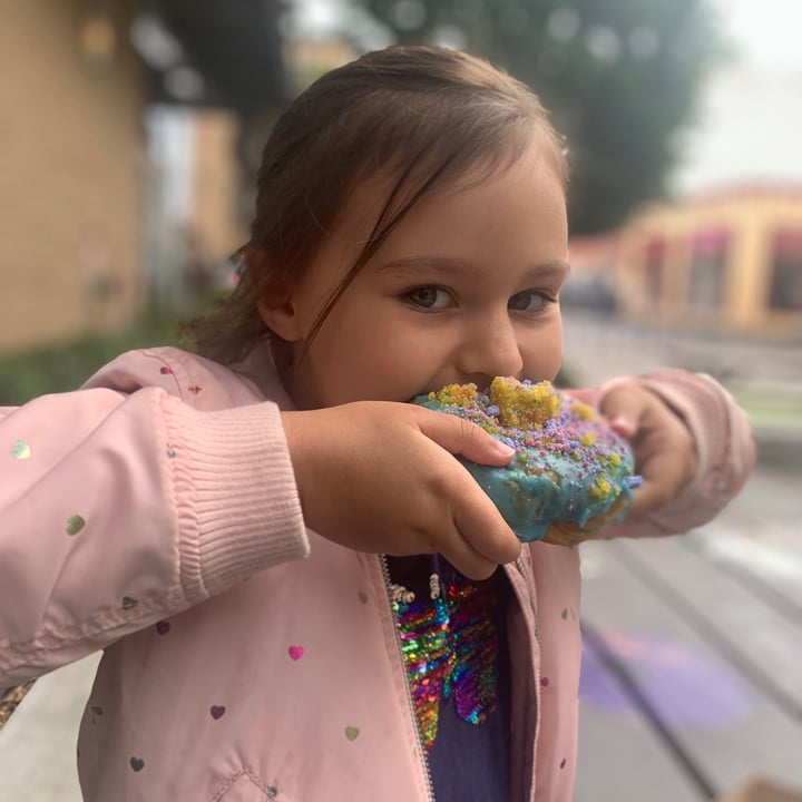 review photo of Doe Donuts Birthday cake Donut shared by @comet on 12 Jun 2021 - review