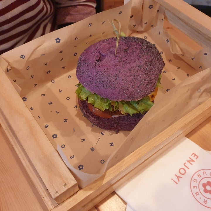 photo of Flower Burger Spicy Cecio shared by @valentinadaferrara on  29 Mar 2022 - review