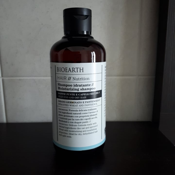 photo of Bioearth Shampoo Idratante shared by @chiarinaveg on  27 May 2022 - review