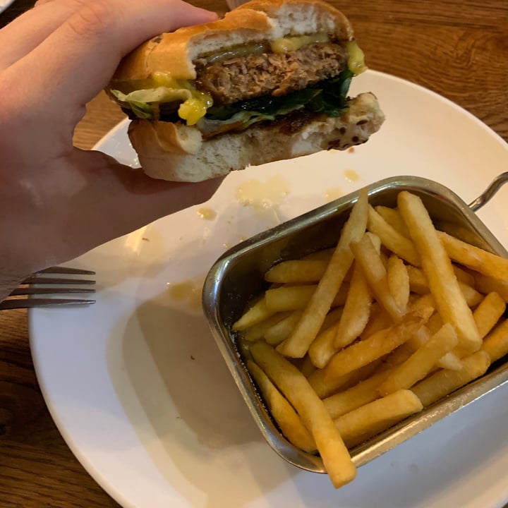 photo of Pilot Boat Plant based burger shared by @donleviathan on  17 Dec 2020 - review