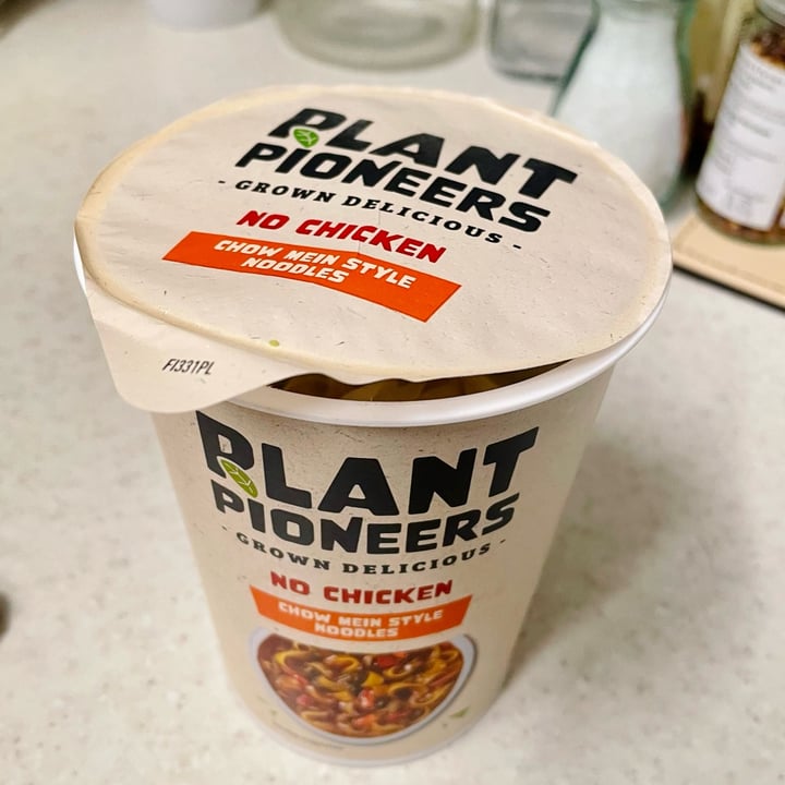 photo of Plant Pioneers no chicken chow mein style noodles shared by @neets on  11 Jan 2023 - review