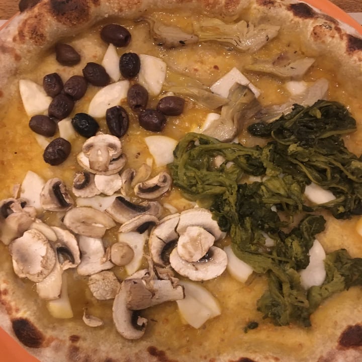 photo of Gazebo Pizzeria Artigianale Four Vegan shared by @sanponzo on  11 Dec 2022 - review