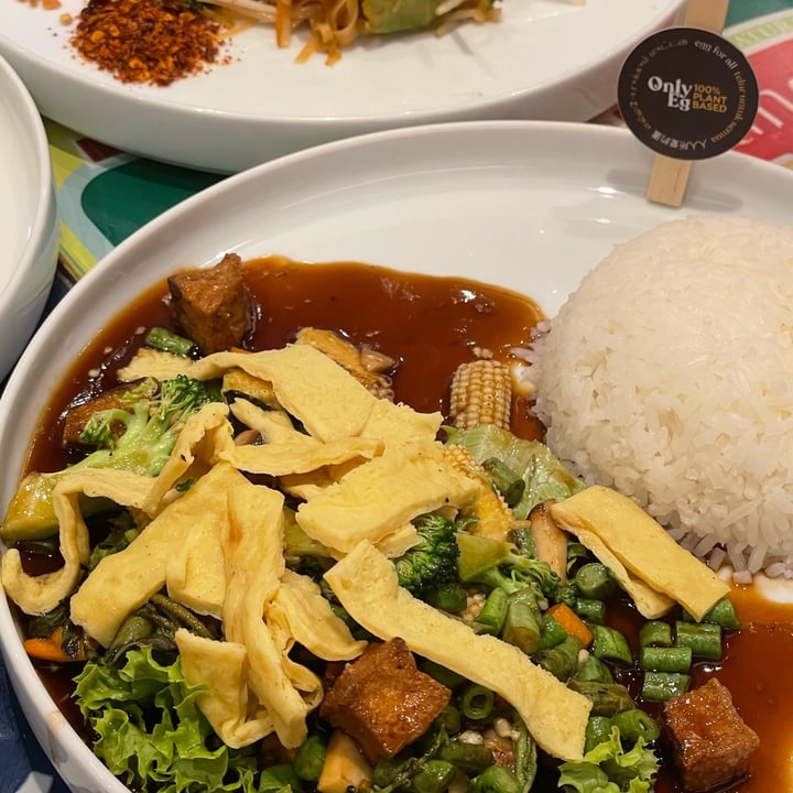 photo of Bangkok Jam Great World City Stir-fried Basil Tofu and OnlyEg with Thai Jasmine Rice shared by @simhazel on  06 Jun 2022 - review