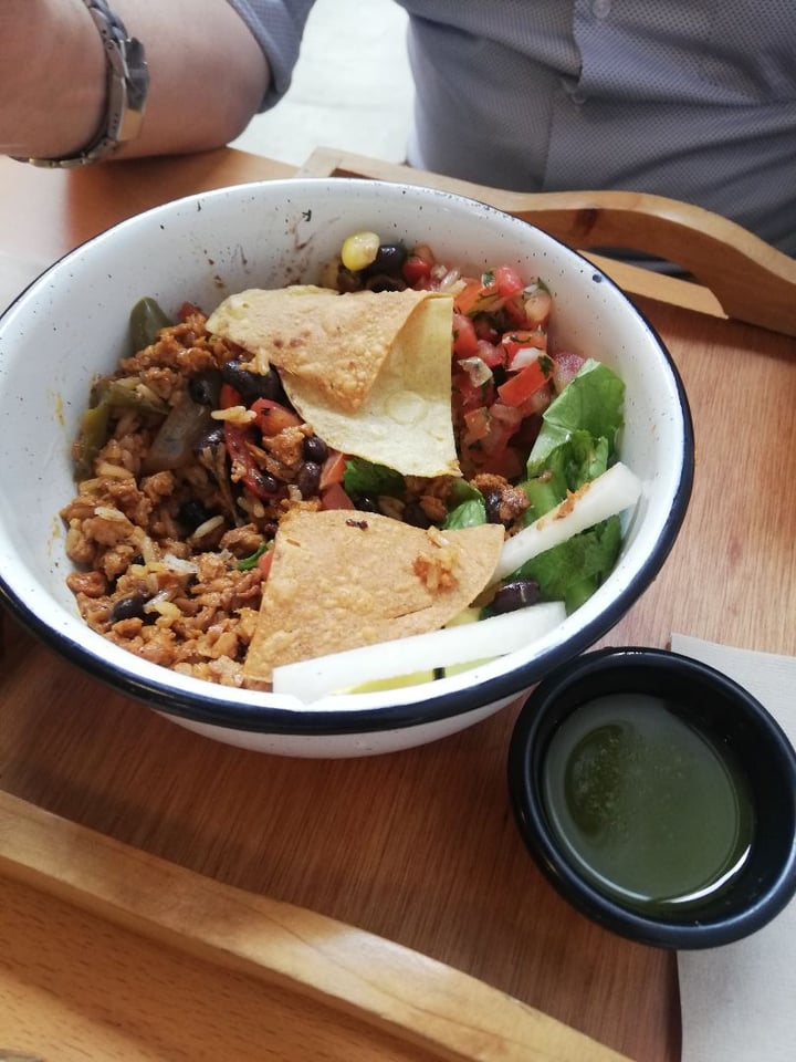 review photo of Dalia Plant Power . Mex Taco Bowl shared by @juansalazarftw on 10 Apr 2020 - review