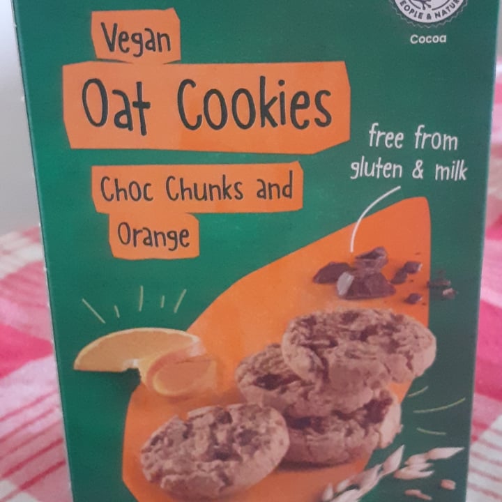 photo of Vemondo Vegan Oat Cookies Choc Chunks And Orange shared by @lendeene on  06 May 2022 - review