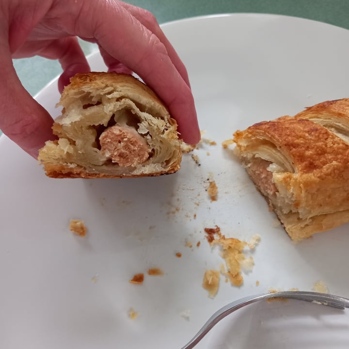 photo of Vegan Bay Baker Sausage Roll shared by @jennia on  28 Mar 2022 - review