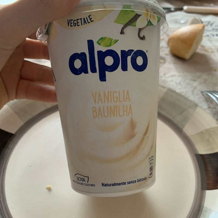 photo of Alpro Alpro Soja Vanille yogurt shared by @giorgiap on  06 Jul 2022 - review