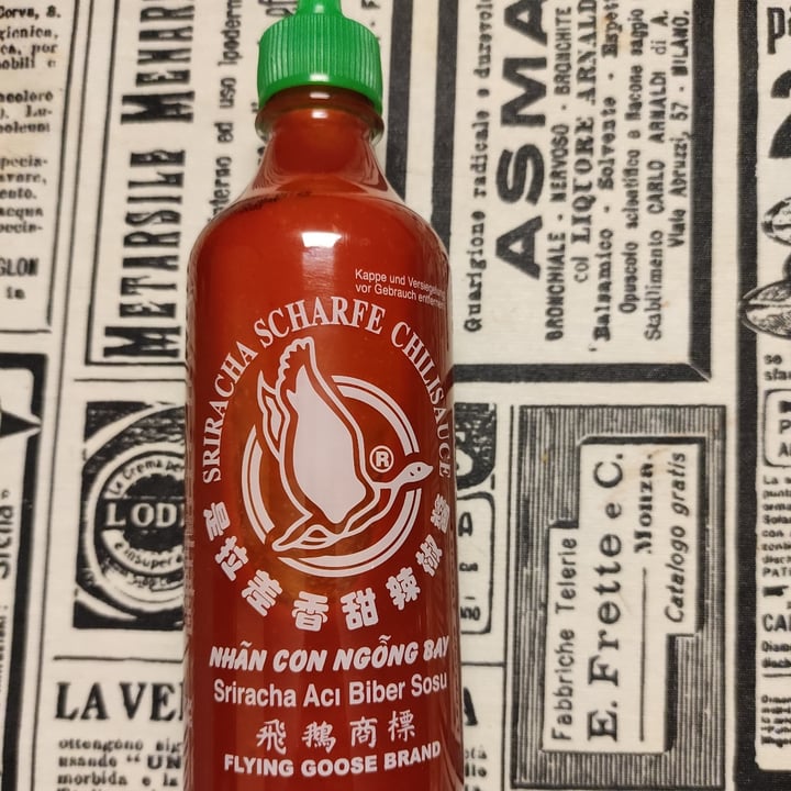 photo of Flying Goose Brand Sriracha Scharfe Chilisauce shared by @strawbele on  16 Mar 2022 - review