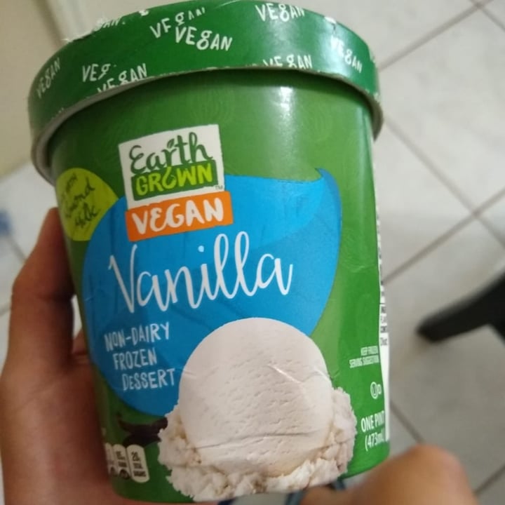 photo of Earth Grown Vanilla Ice Cream shared by @annetteannette on  30 Jul 2020 - review