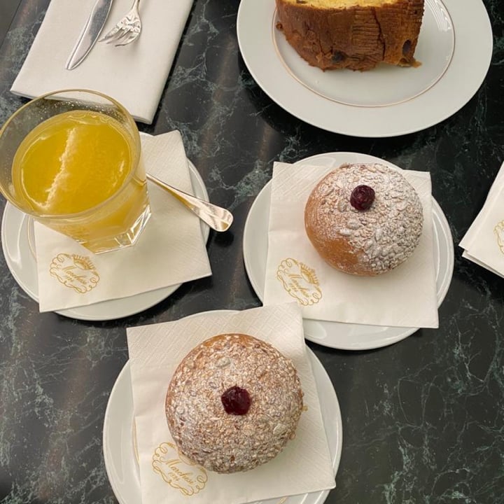 review photo of Marchesi 1824 Brioches Vegana shared by @camibenet on 13 Mar 2022 - review