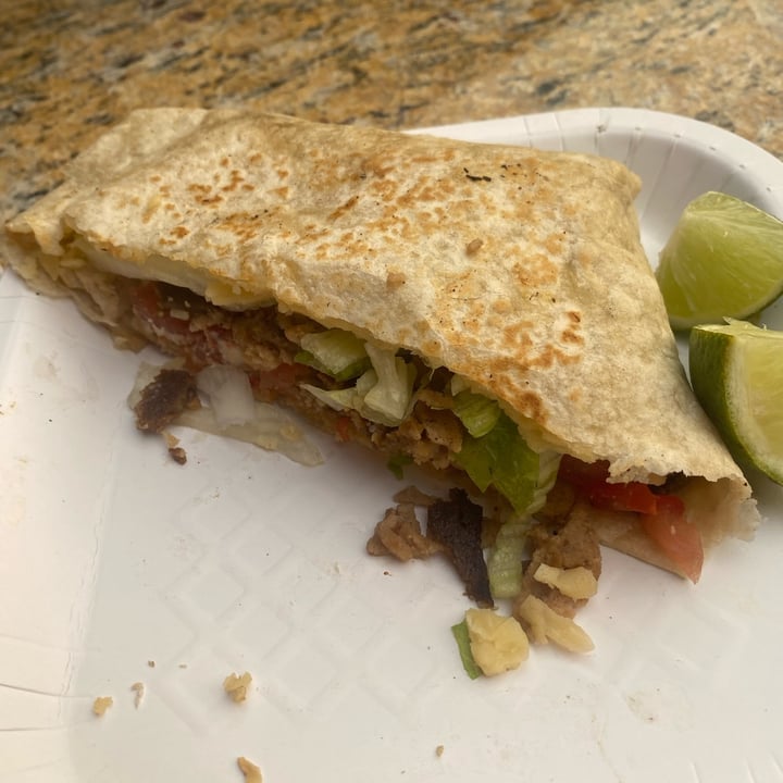 review photo of VegCo. Restaurante Vegano Crunchy wrap shared by @miriammt on 22 Feb 2022 - review