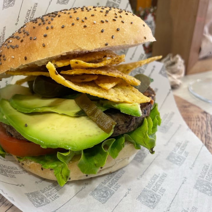 photo of Veggie Burger Hamburguesa mexicana shared by @vegetalesalrescate on  19 Dec 2021 - review