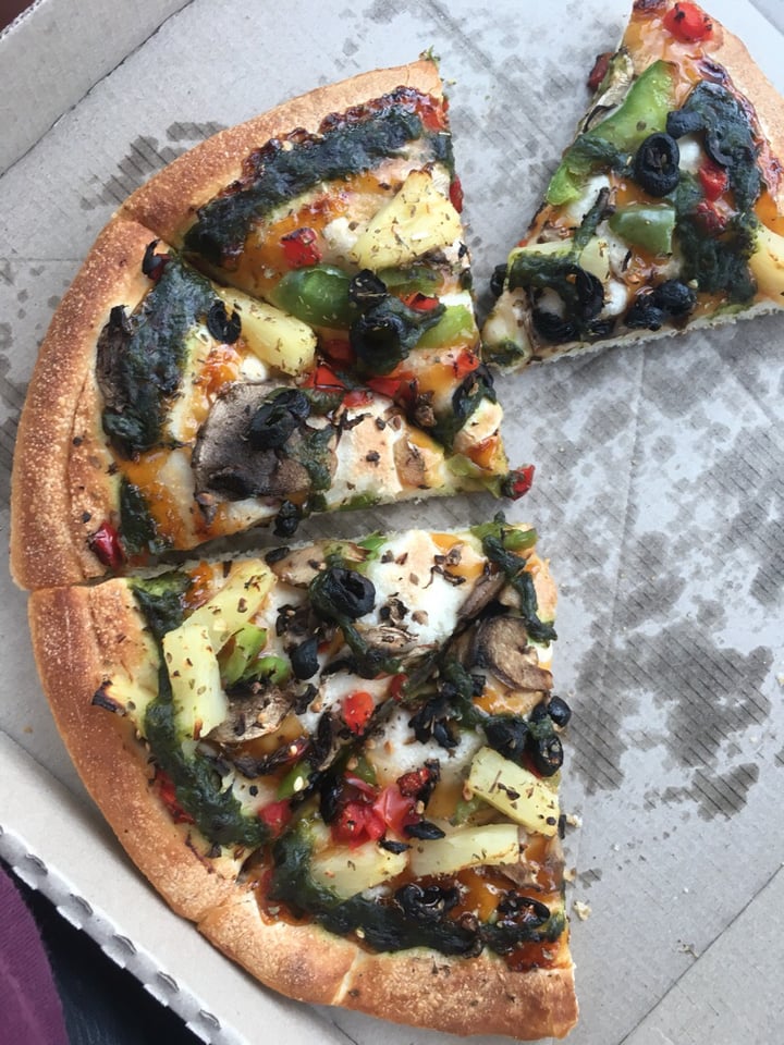 review photo of Pizza Hut Invercargill Vegan Pizza shared by @luisak on 14 Feb 2019 - review