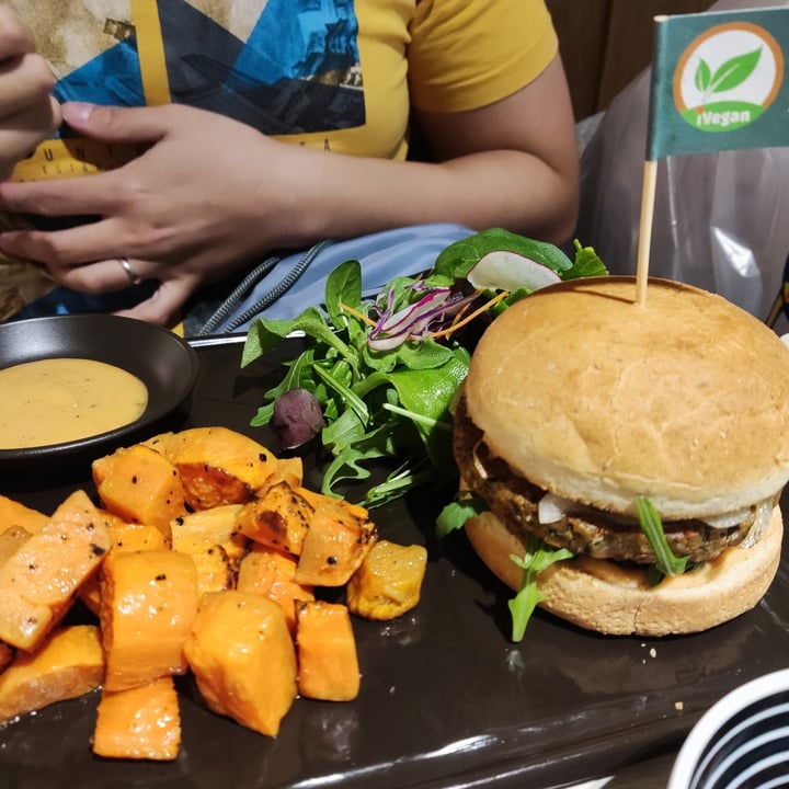 photo of iVegan Black Bean Burger shared by @phgoh on  16 Mar 2022 - review