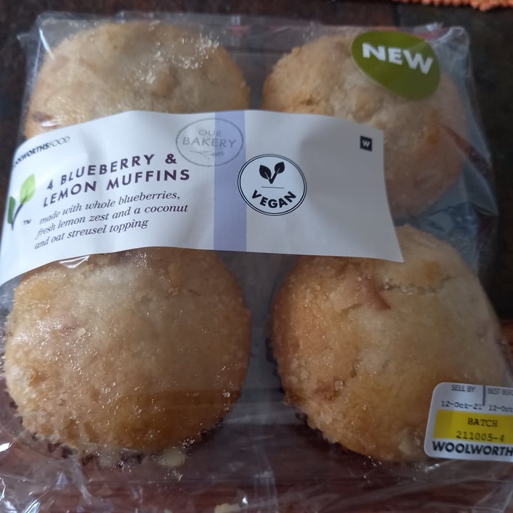 photo of Woolworths Food Blueberry and lemon muffins shared by @colleenc on  14 Oct 2021 - review