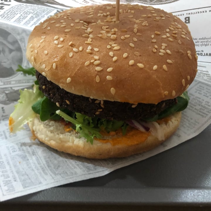 photo of deWeggie's Hamburguesa Crispy Veg shared by @honeyemelina on  14 Nov 2021 - review