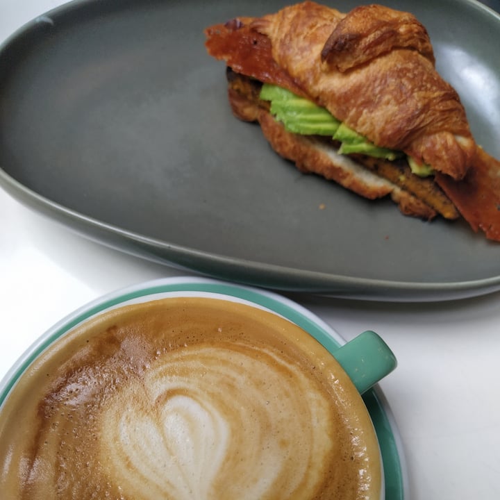 photo of The Avocado Company Breakfast croissant shared by @navrronicole on  12 Feb 2021 - review