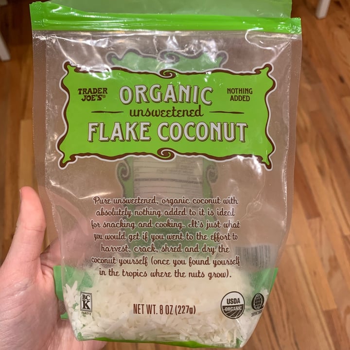 photo of Trader Joe's Unsweetened Coconut flakes shared by @newlyvegan on  15 Mar 2021 - review