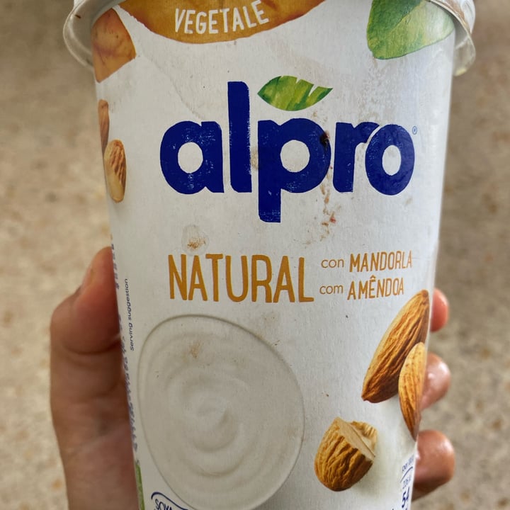photo of Alpro Yogurt mandorla shared by @biancaeffe on  23 Aug 2022 - review