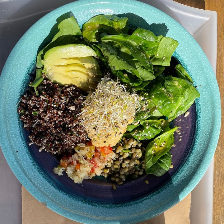 review photo of Good & Green Ensalada de Quinoa shared by @veganlaifstyle on 19 May 2021 - review
