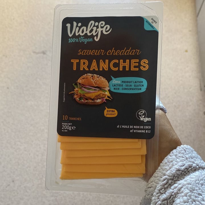 photo of Violife saveur cheddar tranches shared by @leasami on  09 Oct 2022 - review