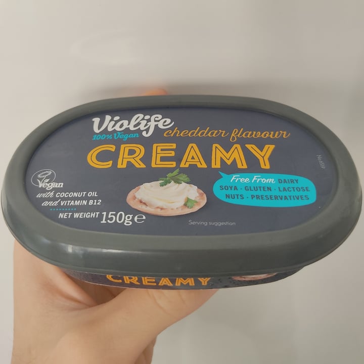 review photo of Violife creamy cheddar shared by @tofublerk on 22 Sep 2022 - review