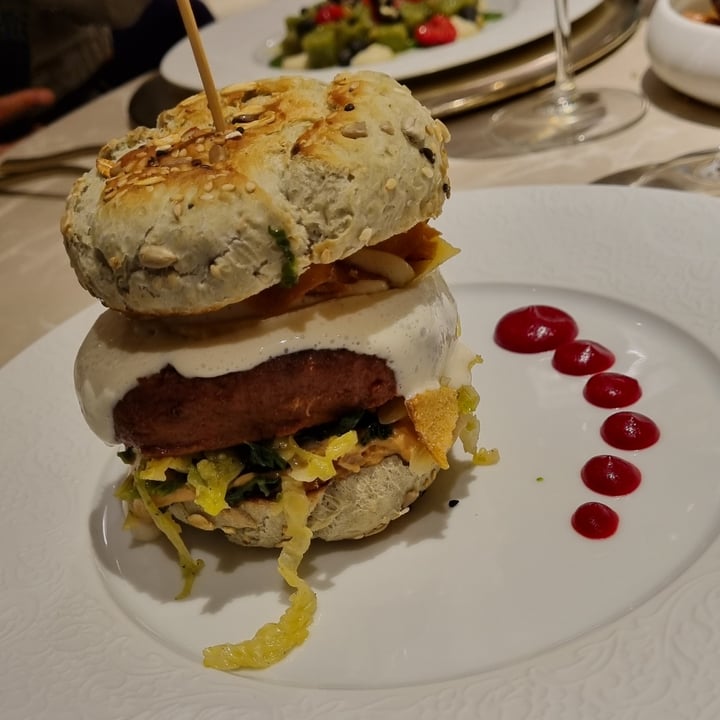 review photo of Linfa Milano - Eat Different Burger shared by @gaiabellafiore on 07 May 2022 - review