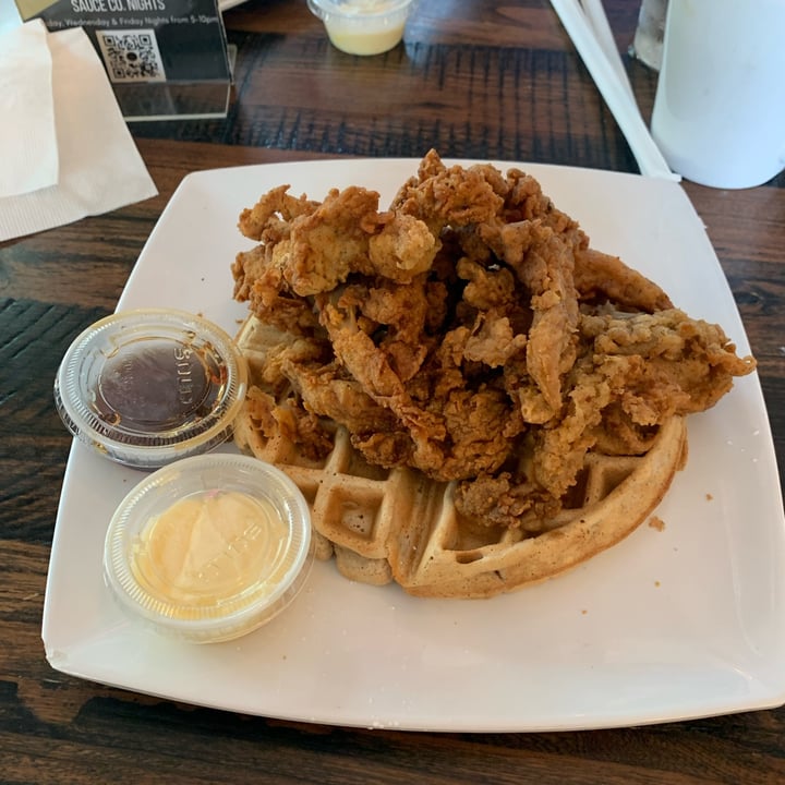 photo of Mo' Better Brews Fried Oyster Mushroom & Waffle shared by @cayo on  07 Aug 2022 - review