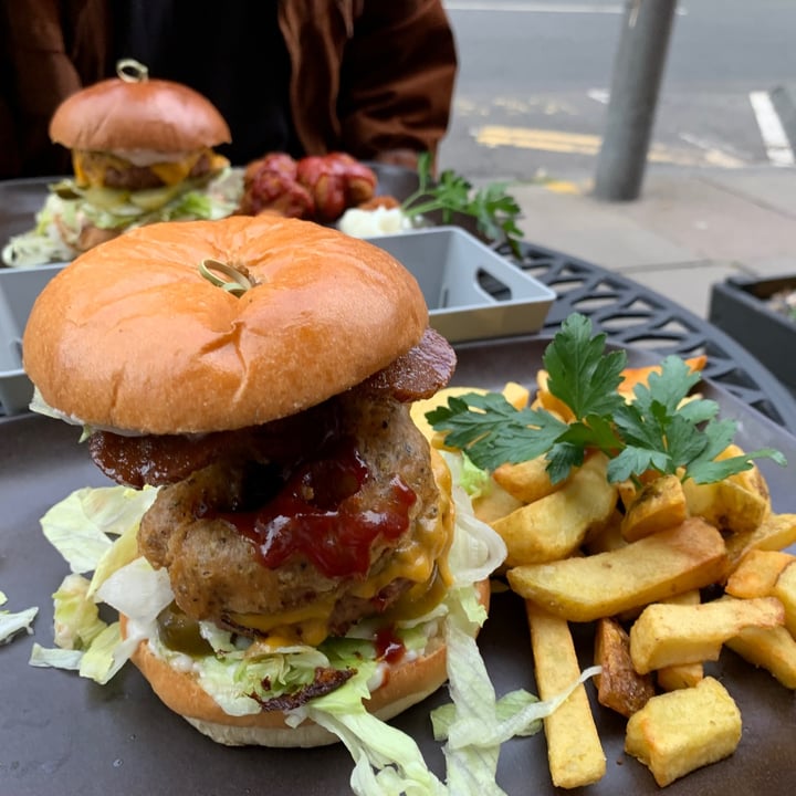 photo of Seeds For The Soul Ltd Beyond meat burger shared by @lillycarvalho on  07 Jul 2021 - review