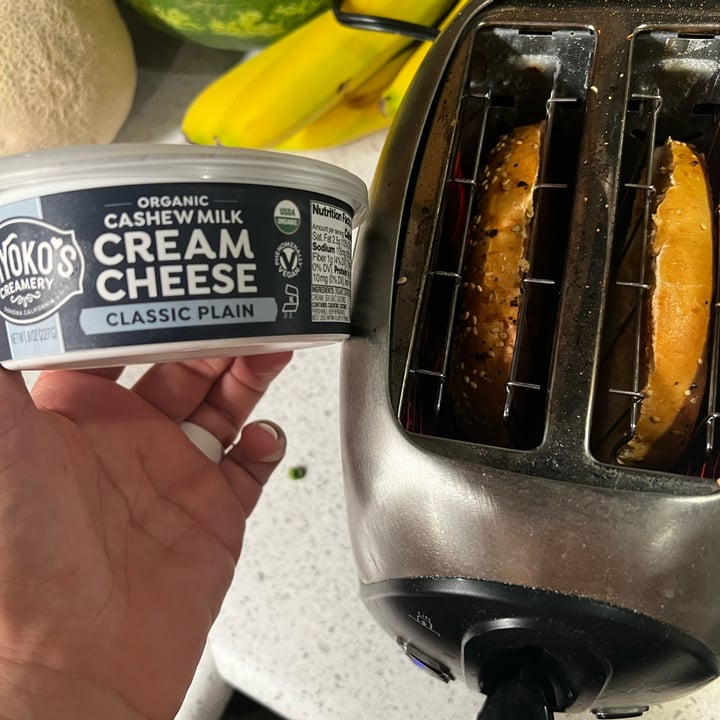 photo of Miyoko's Creamery Organic Cashew Milk Cream Cheese Classic Plain shared by @victorg116 on  27 Aug 2022 - review