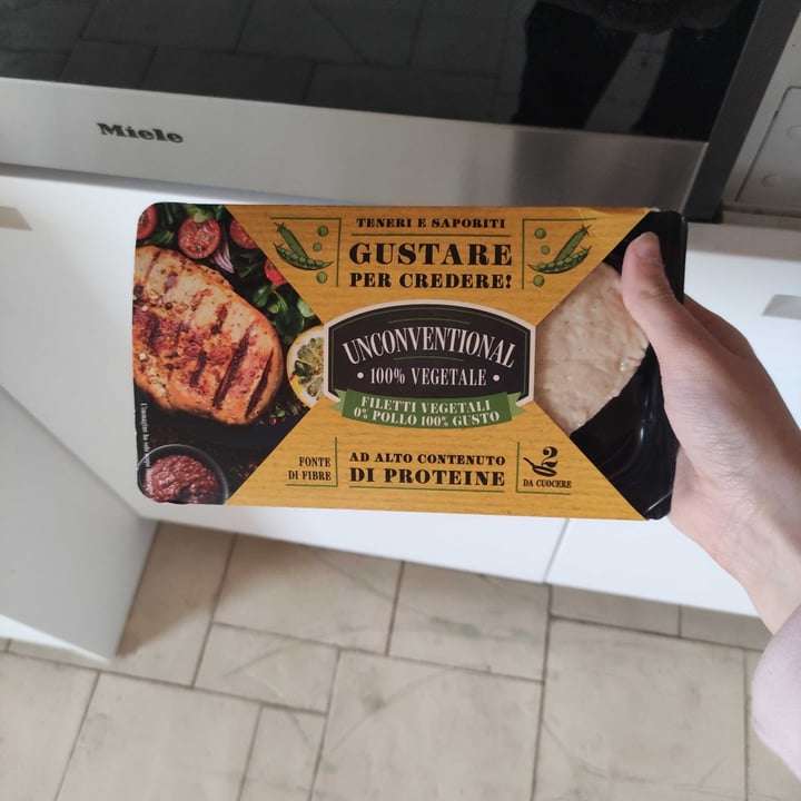 photo of Unconventional Filetti Vegetali 0% Pollo 100% Gusto - Plant Based Fillet shared by @lindalazza97 on  17 Feb 2022 - review