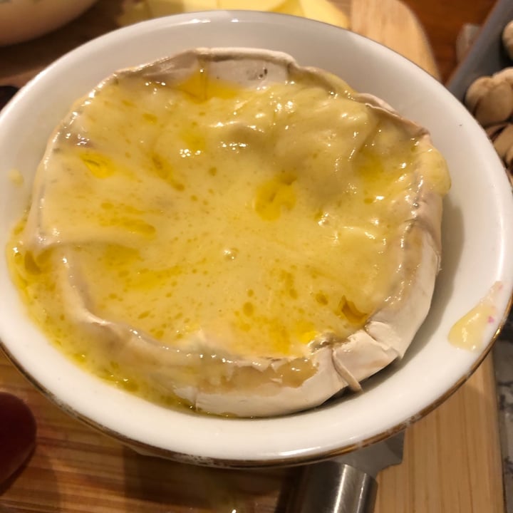 photo of Nurishh Nurishh Plant Based Alternative To Camembert shared by @caznoble on  01 Jan 2021 - review
