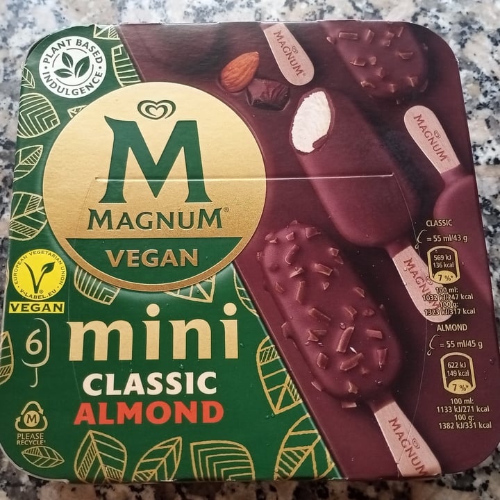 photo of Magnum Classic Almond Mini shared by @titoherbito on  24 Jun 2022 - review