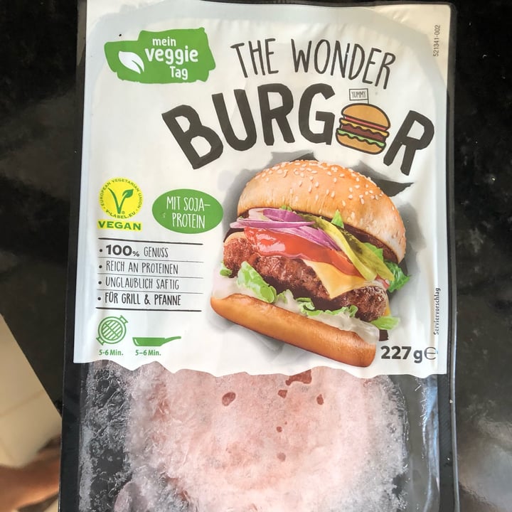 review photo of hamburguer vegatal veggie tag hamburguer vegetal sabor carne shared by @palilaelia on 12 May 2022 - review