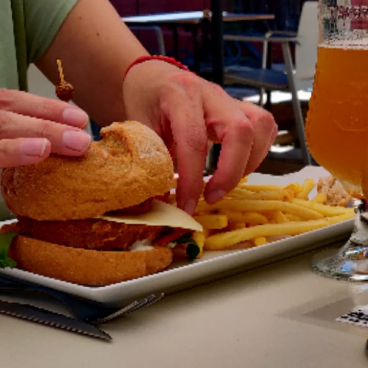 photo of LA VEGAVANA Hamburguesa Crunchy shared by @bernat on  25 Sep 2021 - review