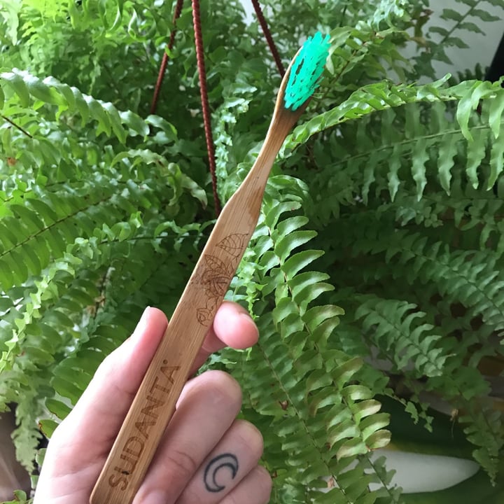review photo of Sudanta Cepillo de dientes de bamboo shared by @lcircel on 31 Jan 2021 - review