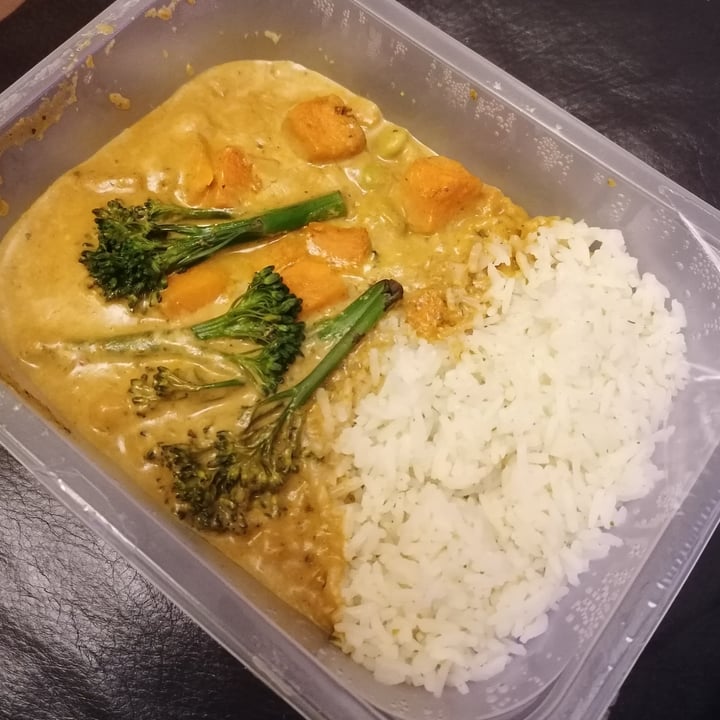 photo of Plant Kitchen (M&S) Green Thai Curry and Jasmine Rice shared by @robynellen on  09 Mar 2021 - review