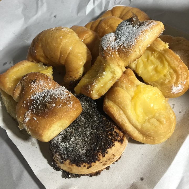 photo of Biota Panaderia & coffee to go Facturas surtidas shared by @marzonicolas on  27 Nov 2021 - review